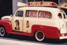 Promomobiel van Circus Jhony op Houtem Jaarmarkt, ca. 1960