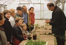 Demo op opendeurdag boomkwekerij De Moor tijdens 'Op de Siertoer', Oosterzele, 2001
