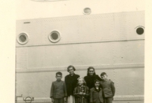 Kinderen Mabilde bij het vertrek pater Alfons Mabilde naar Belgisch-Congo, Antwerpen, 1954