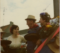 Julien en Marguerite Van Hecke tijdens de pikfeesten, 1979