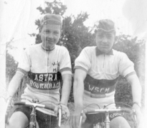 Wielrenners Antoine Beeckman en Adrien Jouret, Oosterzele, 1962