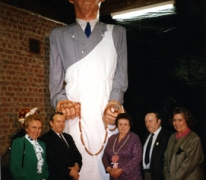 Doop van de reus Mondje Wollaert tijdens het 23ste carnaval, Molenhoek, Merelbeke, 1989