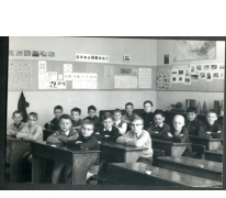 Klasfoto van het vierde leerjaar in het Paus Johannescollege, Merelbeke, 1969