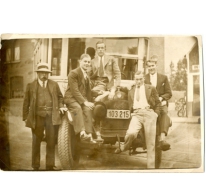 Merelbekenaren aan een automobiel, Merelbeke, 1923-1924