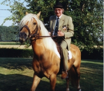 Hubert Verhoeyen op prospectie voor Houtem Jaarmarkt, Oostenrijk, 1998