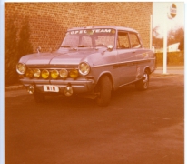 Van voldoende lichten voorziene Opel, Balegem, 1960-1970