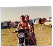 Samen op de moto op de camping, Bredene, 1970-1980