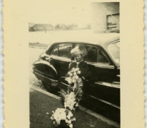 Bij de auto op het huwelijk, Veurne, 1950-1960