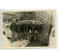 In uniform in de sneeuw, Brussel, 1950-1960