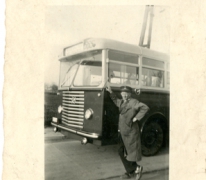 Leunend op de bus, Hofstade, 1955-1965