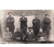 Groepsfoto door fotograaf Mabilde, Letterhoutem, ca. 1910