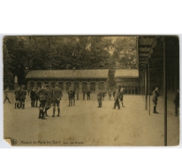 Speelplaats van de hogere afdeling in 1925
College Melle