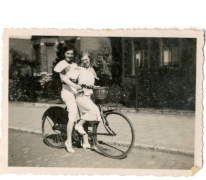 Op de fiets tijdens de Gentse Feesten, Gent, 1935