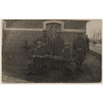 Achiel Haegeman tussen andere soldaten, WO I, 1914-1918