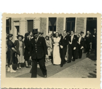 Huwelijk voor oud gemeentehuis, Sint-Lievens-Houtem, 1949