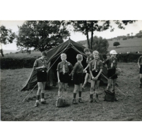 Inspectie van tenten op kamp, Louveigné, 1968