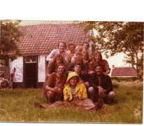 Groepsfoto leiding op weekend, Kalken, 1973