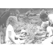 Knikkeren op chirokamp, Guirsch, 1975