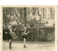 Trommelaars in driekoningenstoet chiro Melle, jaren 1950