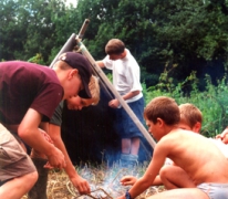 De rakkers maken een zweethut, Vresse, 2000.