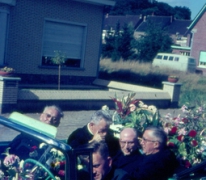 Cabriolet met nieuwe pastoor, Melle, 1965