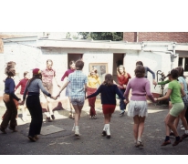 Chiro Melle Geertrui. De waterdans in de straten van Louise-Marie, 1972.