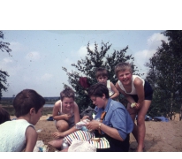 Chiro Melle Geertrui. Picknick op de Kalmthoutse Heide. Kamp in Kalmthout, 1968.