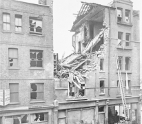 Schade aan huizen door zeppelinbombardementen, 1915