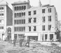 Schade aan appartementen door zeppelinbombardementen,1915