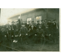 Opgeëiste burgers leggen het vliegveld van Gontrode aan, 1915