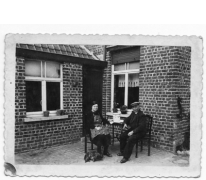 Grootouders op &#039;t Heet in Windeke, 1940
