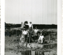 Werken voor het graven van waterbekkens op het domein van de watermolen, Bavegem, ca. 1920