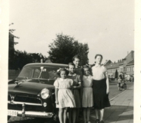 Familie Mabilde op vakantie bij de familie Strobbe, Gentbrugge, 1953