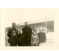 Vertrek pater Alfons Mabilde naar Belgisch-Congo, Antwerpen, 1954