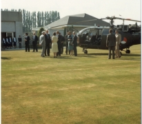 Prinses Margriet van Nederland en prins Pieter Van Vollenhove na aankomst per helikopter, inhuldiging gedenkbeeld pater Van De Velde, Merelbeke, 1981