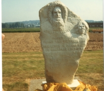 Gedenkbeeld pater Van De Velde, Oosterzele, 1981