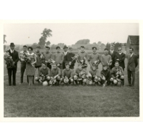 Viering van de spelers van voetbalclub ‘De Landstormers’, Letterhoutem, ca. 1969-1970