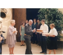 Burgemeester Jean De Schryver en echtgenote op afscheidsfeest, Zeveneken, 31 mei 1992