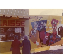Foto van de panelen en de kassa van Circus Piste