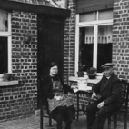 Grootouders op &#039;t Heet in Windeke, 1940